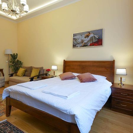Lviv Suites At Shopena St. 4 Ngoại thất bức ảnh